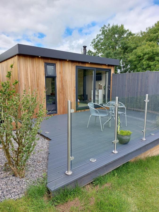The Den - Modern Cabin With Wood Burning Stove Ludchurch Екстер'єр фото